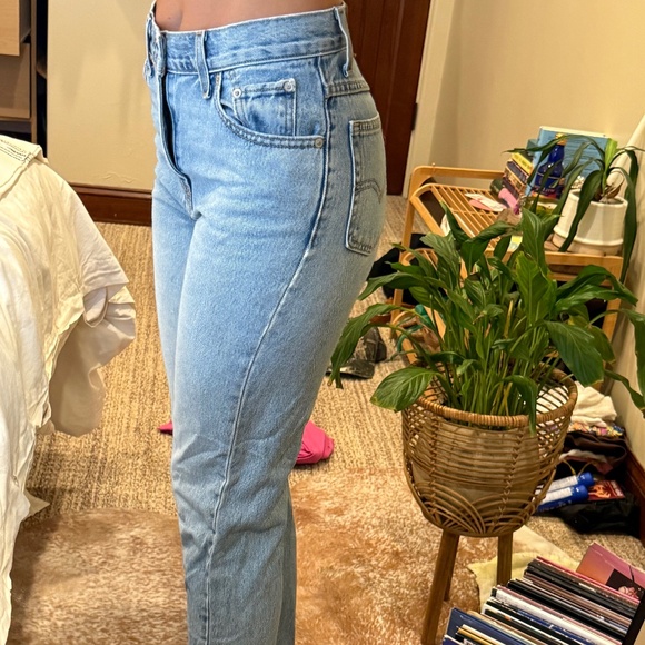 Levi’s Mom Jean - Picture 5 of 6